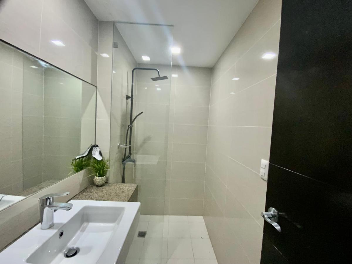 Apartment The Haven 2 At One Eastwood Ave Tower 1 With Amazing View No Pets Allowed